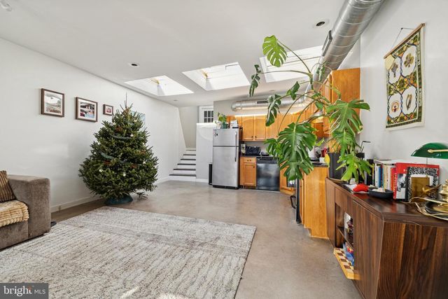 2420 TRENTON AVE, Philadelphia, PA 19125