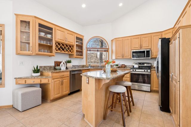 8941 Vandegriff Way, Maple Grove, MN 55311