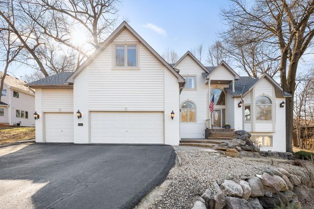 8941 Vandegriff Way, Maple Grove, MN 55311