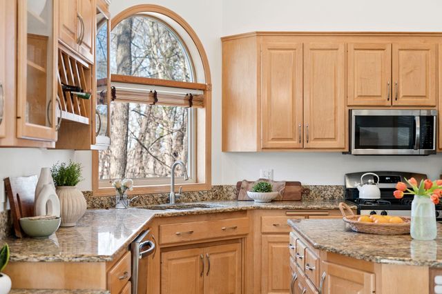 8941 Vandegriff Way, Maple Grove, MN 55311