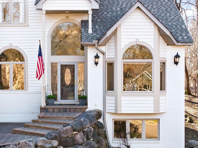 8941 Vandegriff Way, Maple Grove, MN 55311