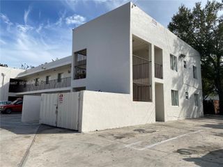 181 NW 47th Ave 8, Miami, FL 33126