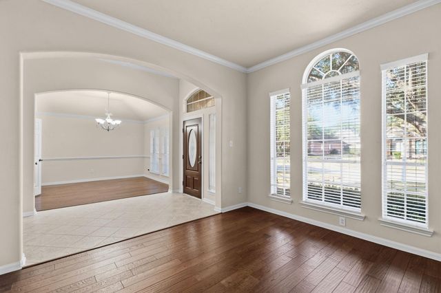 9122 Sunny Ridge Drive, Houston, TX 77095