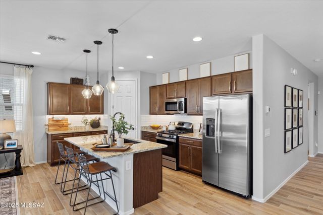 639 W Calle Espadero, Sahuarita, AZ 85629