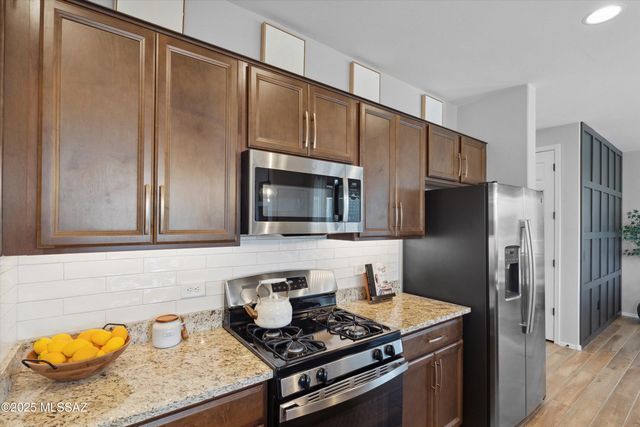 639 W Calle Espadero, Sahuarita, AZ 85629