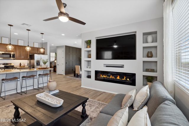 639 W Calle Espadero, Sahuarita, AZ 85629