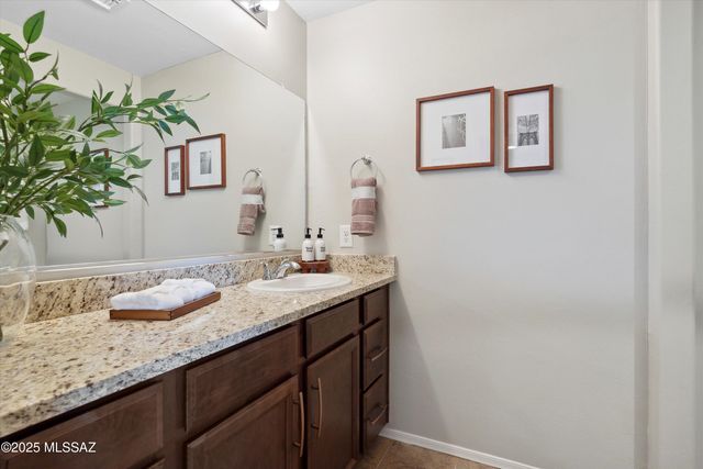 639 W Calle Espadero, Sahuarita, AZ 85629