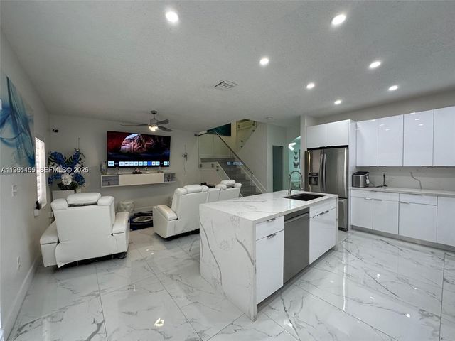 2207 SE 23rd Ave 2207, Homestead, FL 33035