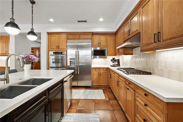 8 Ranunculus Street, Ladera Ranch, CA 92694