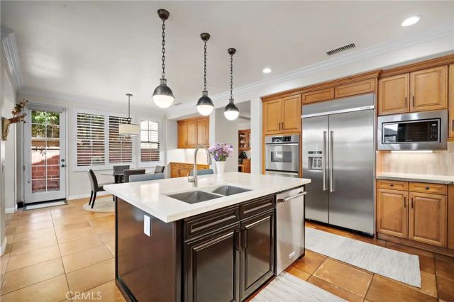 8 Ranunculus Street, Ladera Ranch, CA 92694