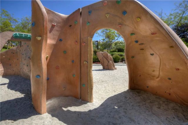 8 Ranunculus Street, Ladera Ranch, CA 92694