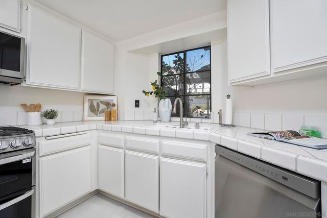 3917 Caminito Del Mar Cove, San Diego, CA 92130