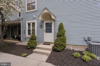 227-A DERRY HILL CT, Mount Laurel, NJ 08054