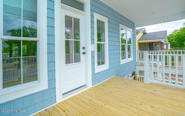 130 NE 32 Street, Oak Island, NC 28465