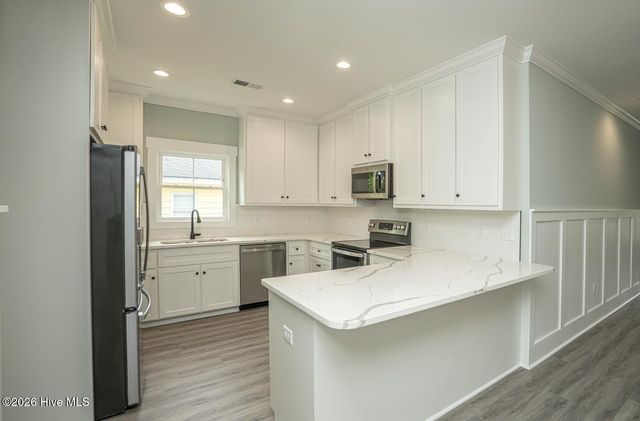 130 NE 32 Street, Oak Island, NC 28465