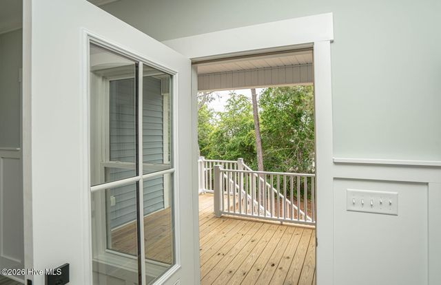 130 NE 32 Street, Oak Island, NC 28465