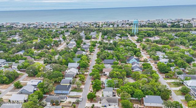 130 NE 32 Street, Oak Island, NC 28465