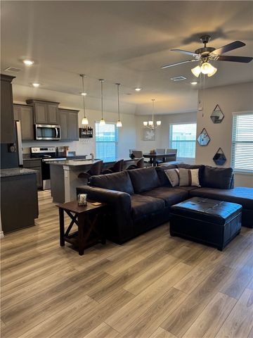 2010 Chief Street, Bryan, TX 77807