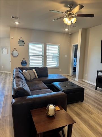 2010 Chief Street, Bryan, TX 77807