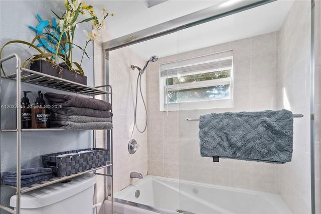 2424 NE 9th Street 207, Fort Lauderdale, FL 33304
