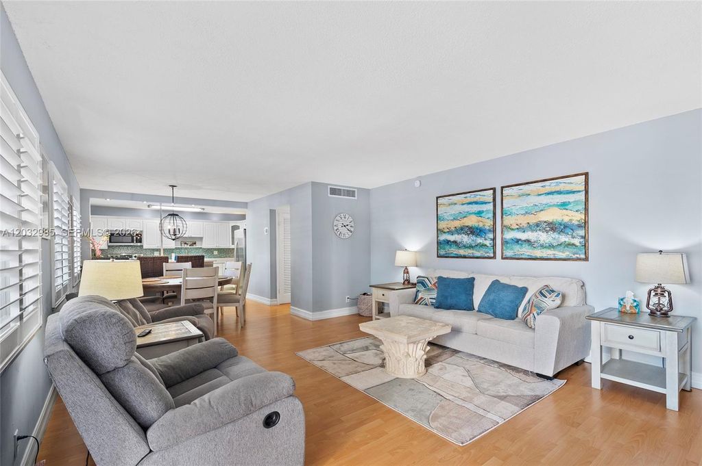 2424 NE 9th Street 207, Fort Lauderdale, FL 33304