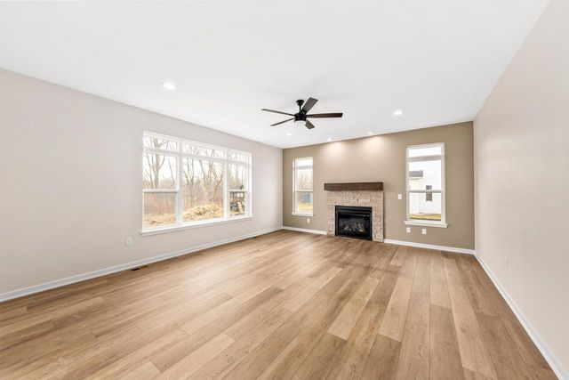 2264 Ravenswood ROAD, Burlington, WI 53105