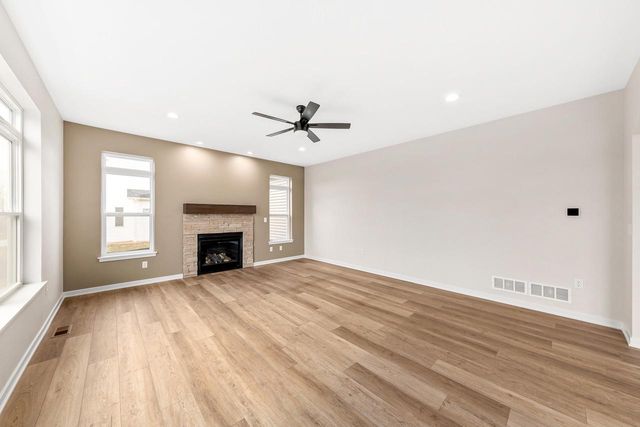 2264 Ravenswood ROAD, Burlington, WI 53105