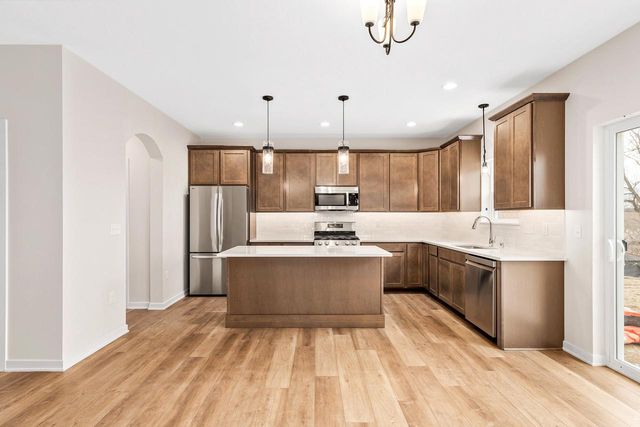 2264 Ravenswood ROAD, Burlington, WI 53105