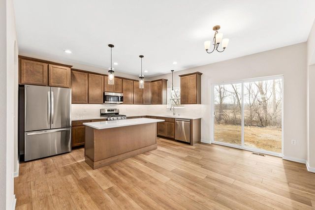 2264 Ravenswood ROAD, Burlington, WI 53105