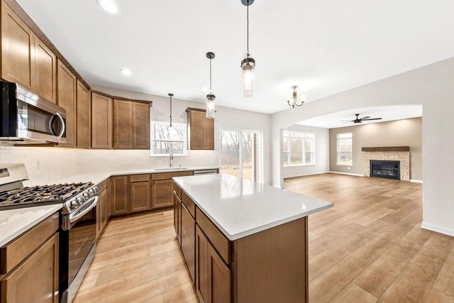 2264 Ravenswood ROAD, Burlington, WI 53105