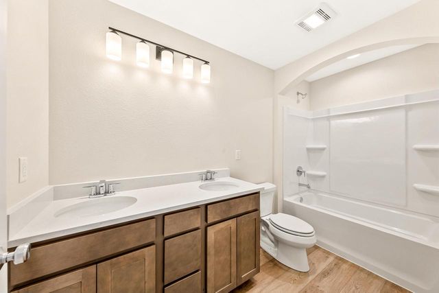 2264 Ravenswood ROAD, Burlington, WI 53105