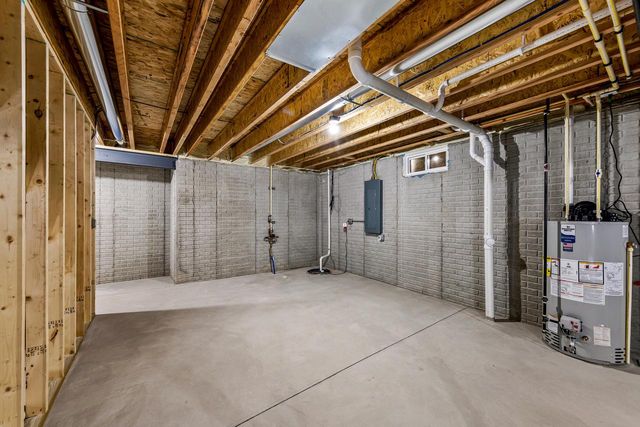 2264 Ravenswood ROAD, Burlington, WI 53105