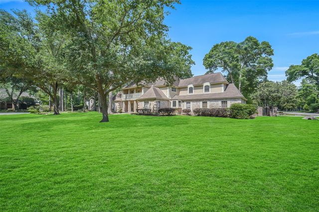 2411 Oaks Forks Drive, Houston, TX 77339