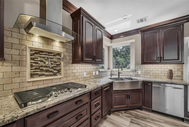 2411 Oaks Forks Drive, Houston, TX 77339