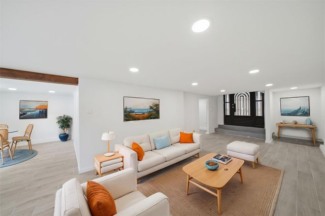 710 W 10th Street, Houston, TX 77008