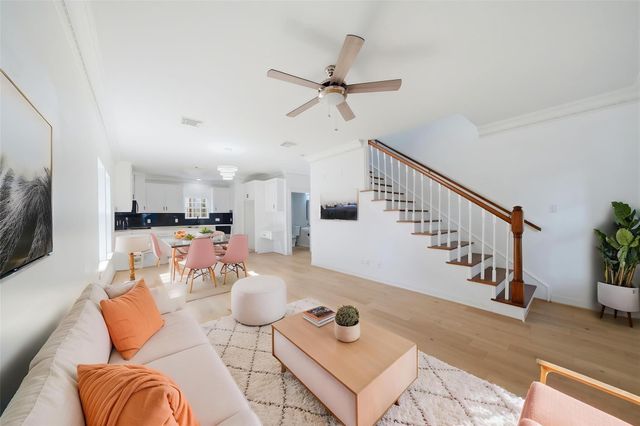 710 W 10th Street, Houston, TX 77008