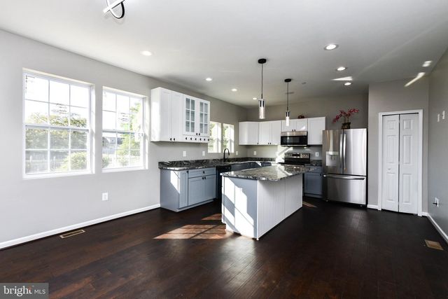 712 61ST AVE, Capitol Heights, MD 20743
