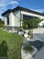 2517 59th ST W, Lehigh Acres, FL 33971