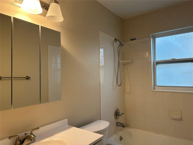 334 33RD AVENUE N, St Petersburg, FL 33704