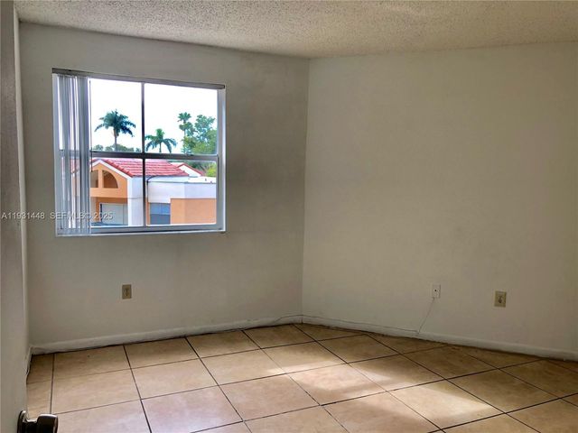 6280 NW 186th St 311, Hialeah, FL 33015