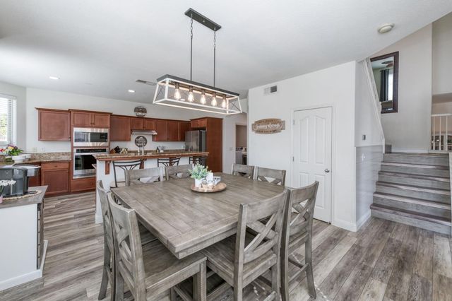 6977 E Michigan Avenue, Fresno, CA 93727