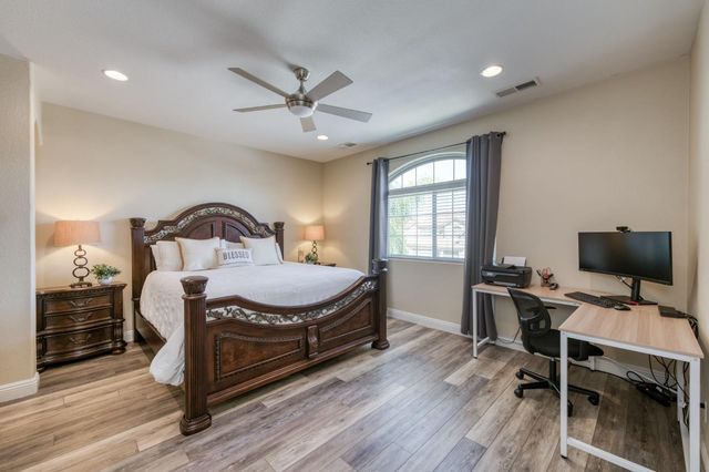 6977 E Michigan Avenue, Fresno, CA 93727