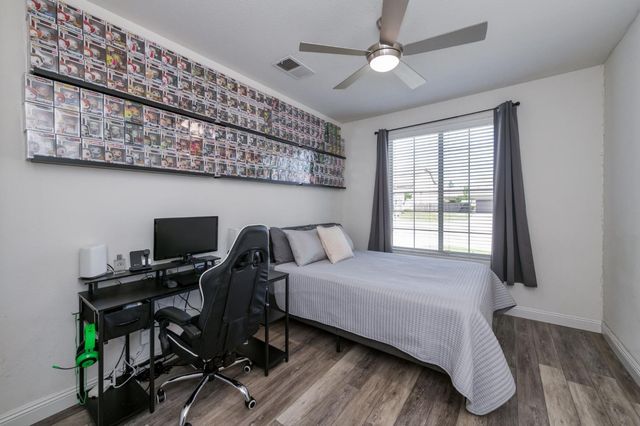 6977 E Michigan Avenue, Fresno, CA 93727