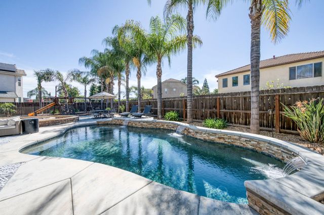 6977 E Michigan Avenue, Fresno, CA 93727