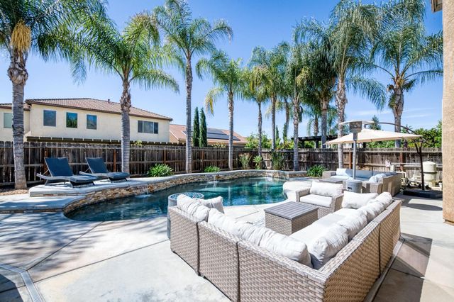 6977 E Michigan Avenue, Fresno, CA 93727