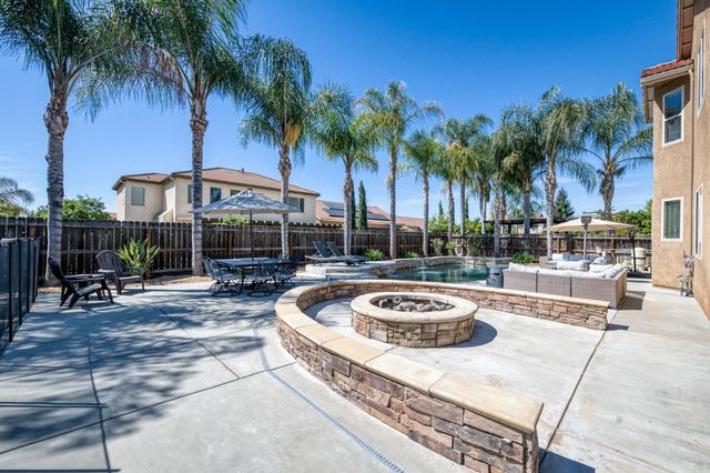 6977 E Michigan Avenue, Fresno, CA 93727