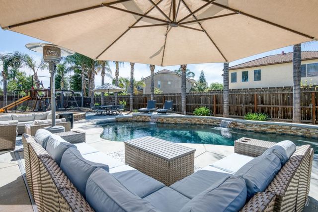 6977 E Michigan Avenue, Fresno, CA 93727