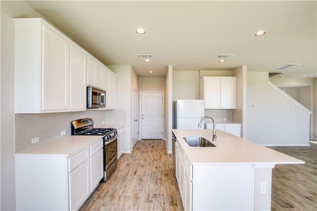 444 Delta CRST, Maxwell, TX 78656
