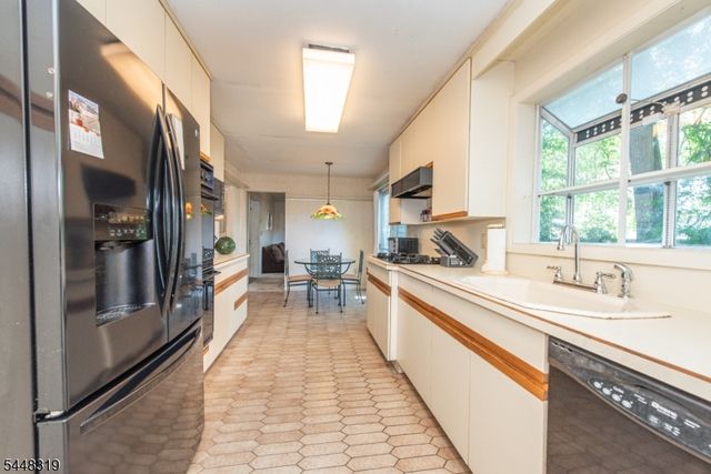 109 Leamoor Dr, Parsippany-troy Hills Twp., NJ 07054