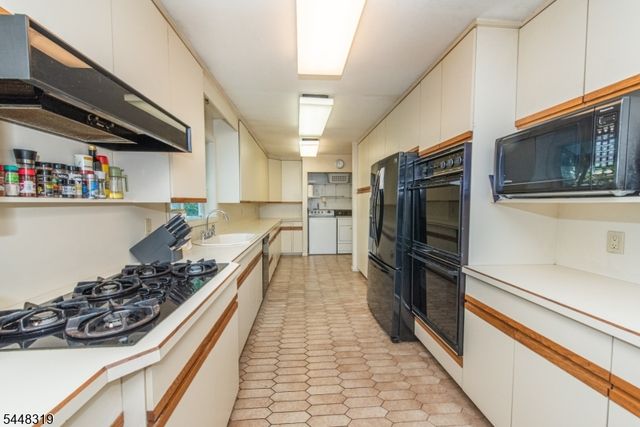 109 Leamoor Dr, Parsippany-troy Hills Twp., NJ 07054